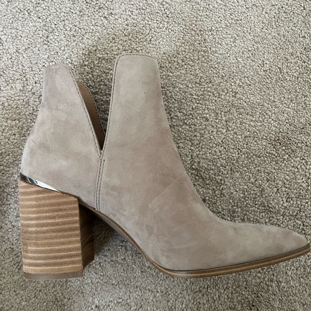 Steve Madden booties. Size 8. Never worn. Beige